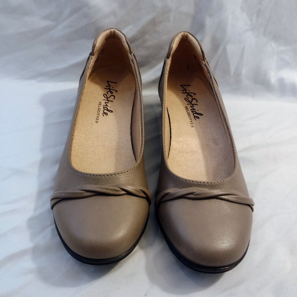 LIKE NEW LifeStride Women's Impact Slip-On Ballet Flat Shoes Taupe - Size 8